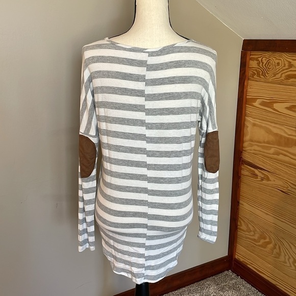 Always Me Grey & White High Low Striped Long Sleeve Top Small - Picture 3 of 7